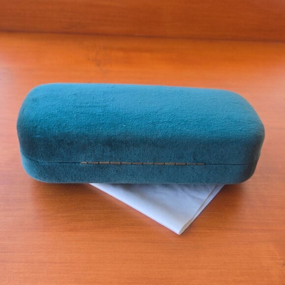 Authentic Gucci Sunglass Case with cleansing cloth, plus 4 bag gifts